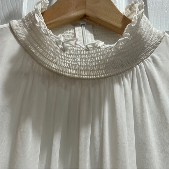 Alex Marie Textured Cream Top - Picture 5 of 9